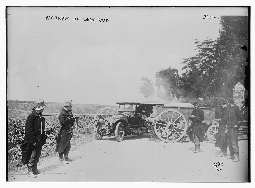 A barricade on the Liège road in Belgium in 1914